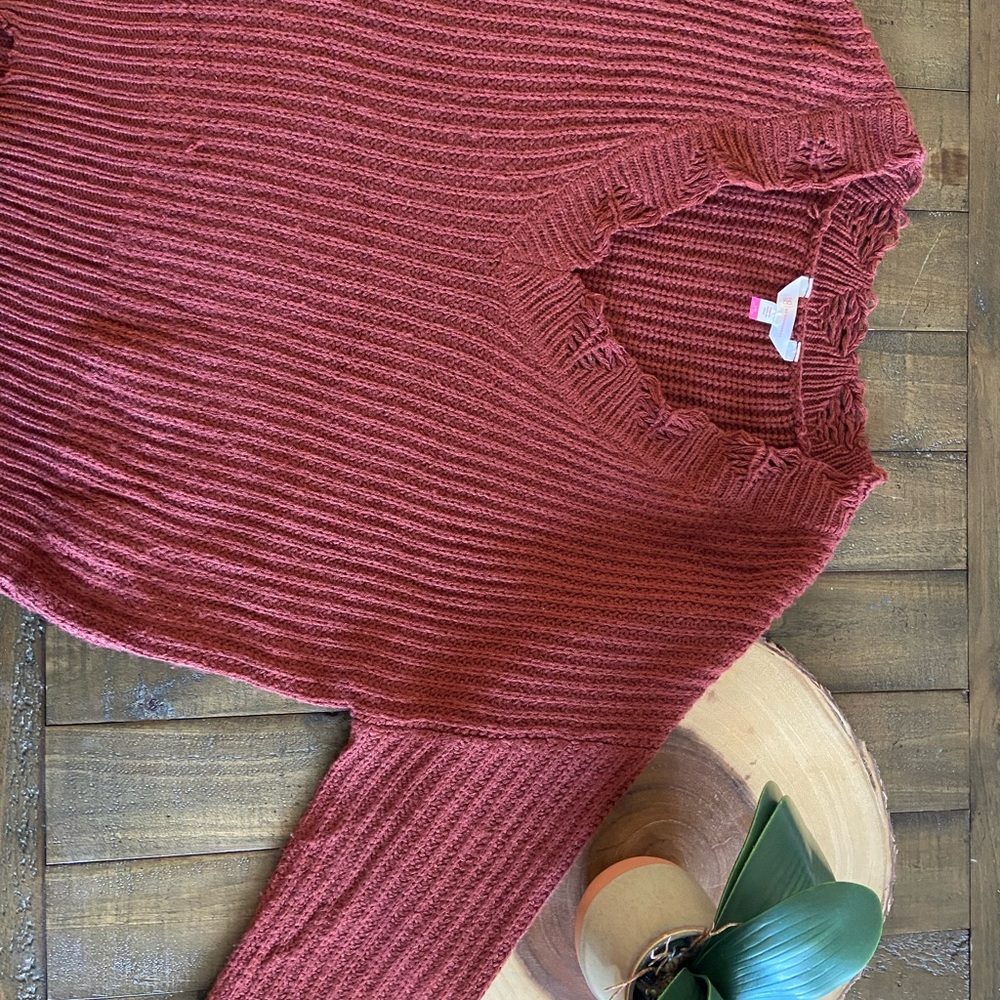 sweater, burgundy color